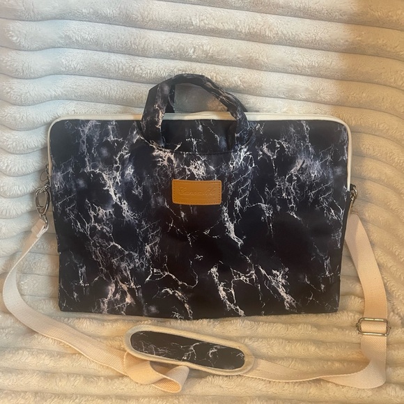 Laptops bag with straps - Picture 1 of 3